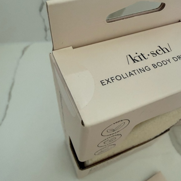 Kitsch Set - Body dry brush, Towel & Ruched Scrunchies - Picture 4 of 8